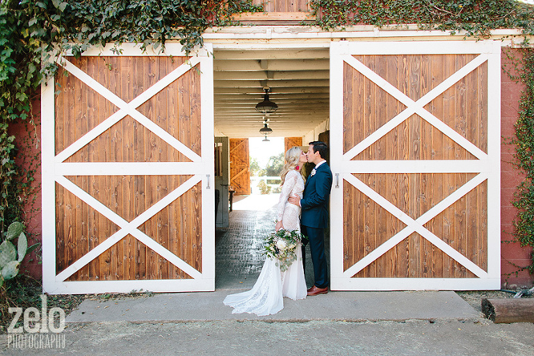 modern-ranch-wedding-barn-doors-condors-nest-ranch