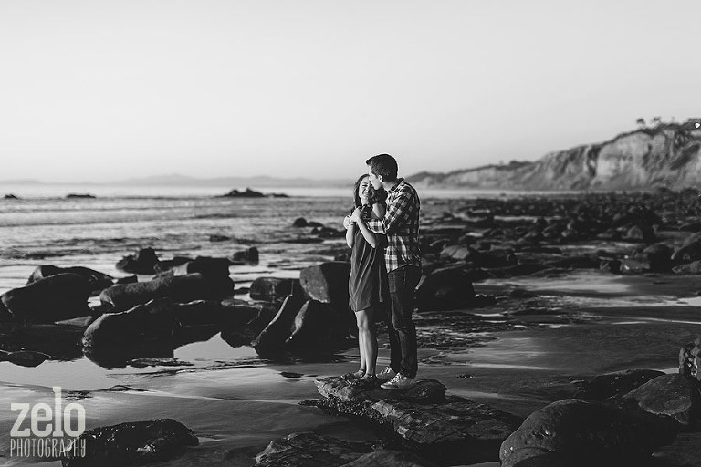 engagement-session-at-sunset-on-the-rocks-zelo-photography-golden-hour