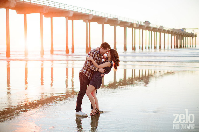 engagement-session-at-sunset-by-the-pier-zelo-photography-golden-hour