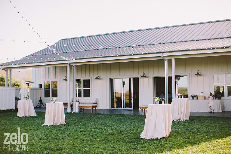 modern-farmhouse-wedding-board-and-batten