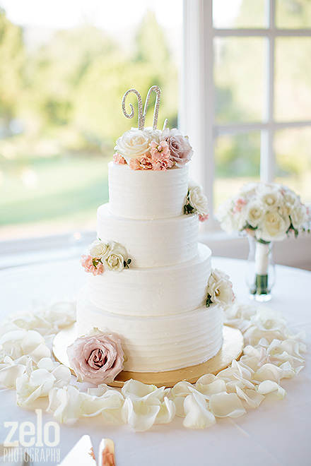 wedding-cake-monogram-initial
