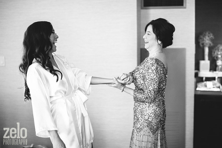 happy-moment-between-a-bride-and-her-mom