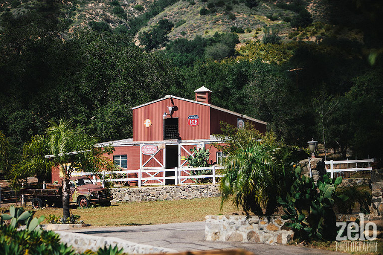 the-condors-nest-ranch-barn-wedding-zelo-photography