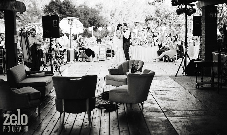 romantic-first-dance-at-condors-nest-ranch-zelo-photography